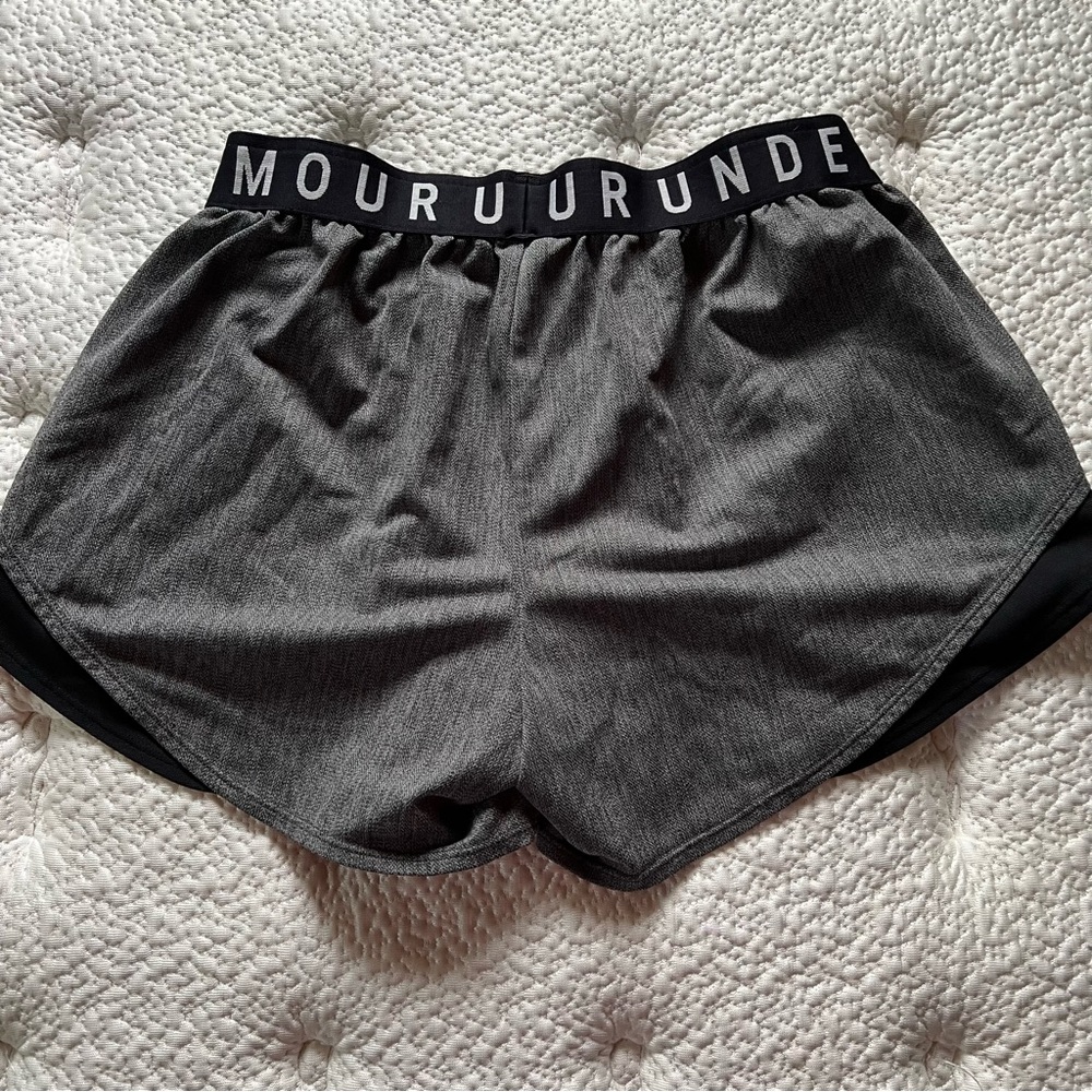 Under Armour Shorts w/ Pockets - Picture 2 of 3